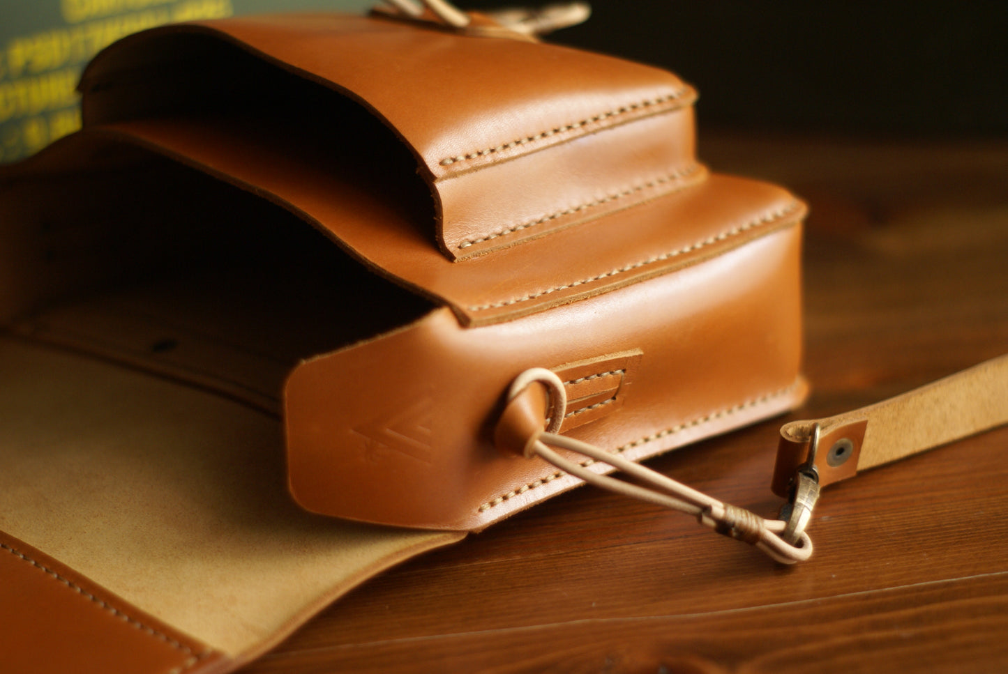 Box Bag - Taba